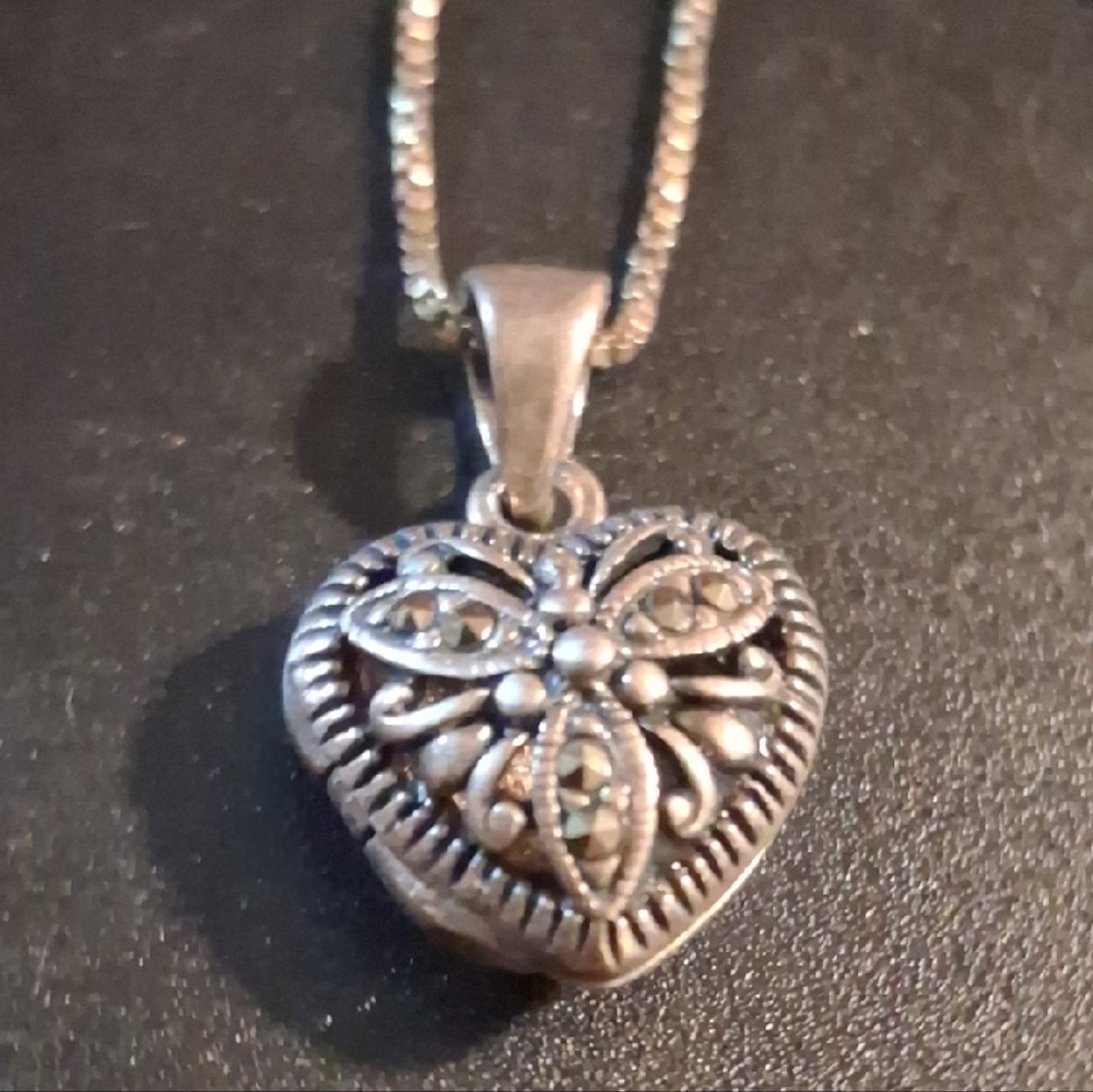 Delicate Vintage Sterling Silver 925 Heart Locket Necklace